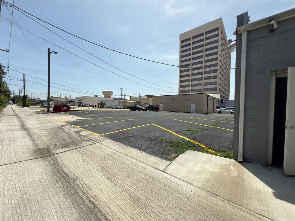 University Crossing - Commercial Lease