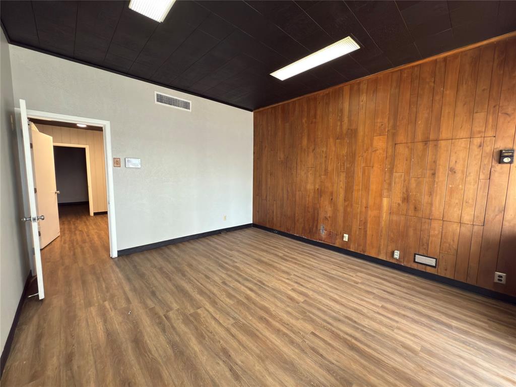 University Crossing - Commercial Lease