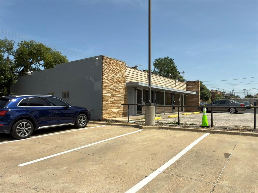 University Crossing - Commercial Lease