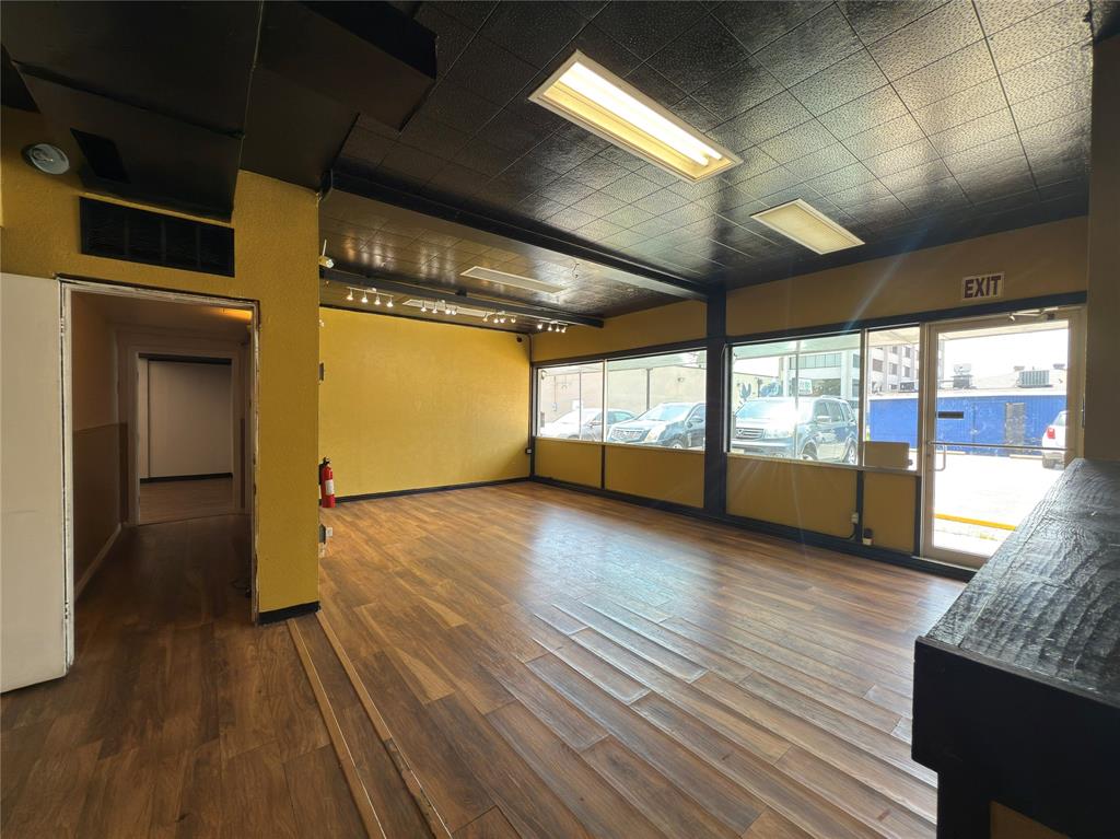 University Crossing - Commercial Lease