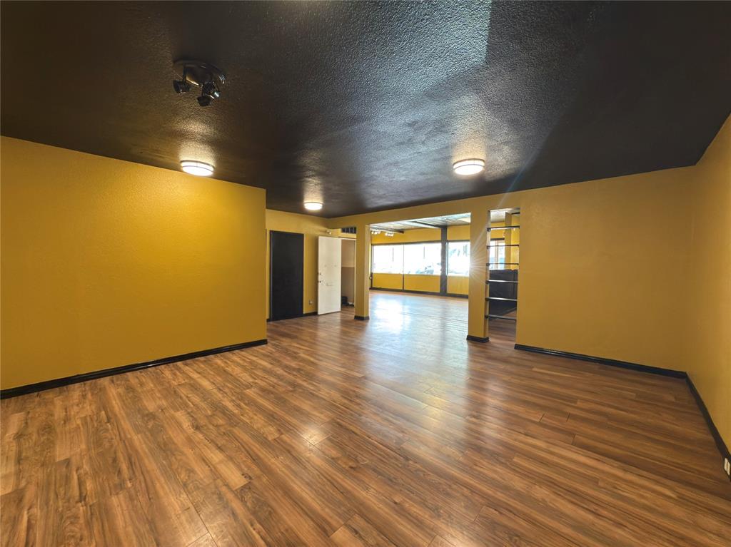 University Crossing - Commercial Lease
