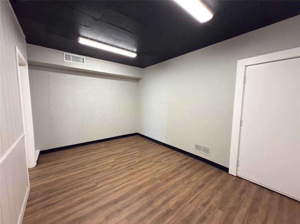 University Crossing - Commercial Lease
