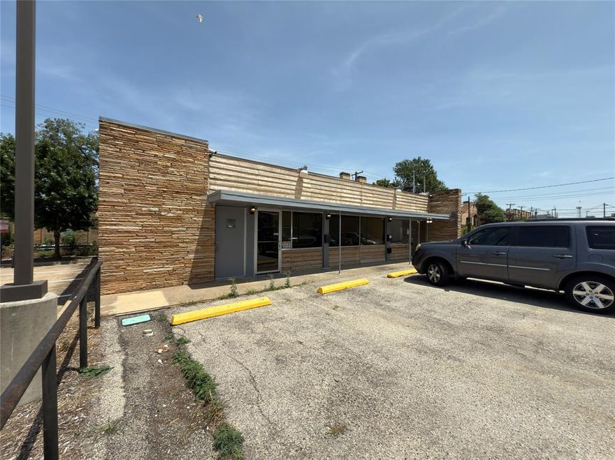 See 3D Virtual tour! Highly Sought after location. Perfect For: Massage - Clinic - Office - Salon - Gallery.  Across The Street From The Historic Meadows Building. Entire Suite Updated - Floor, Baseboards, Paint. Security alarm, 24 hour access, great parking. Next door to Starbucks and behind Kostas Cafe! Utilities and taxes are separate monthly fees.