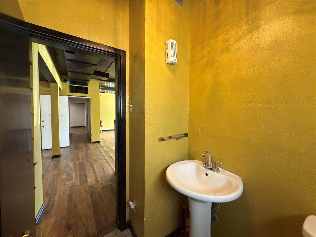 University Crossing - Commercial Lease