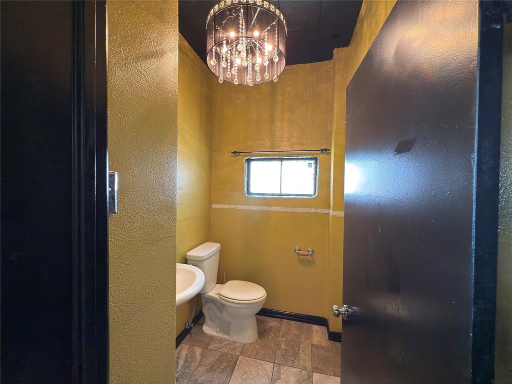 University Crossing - Commercial Lease