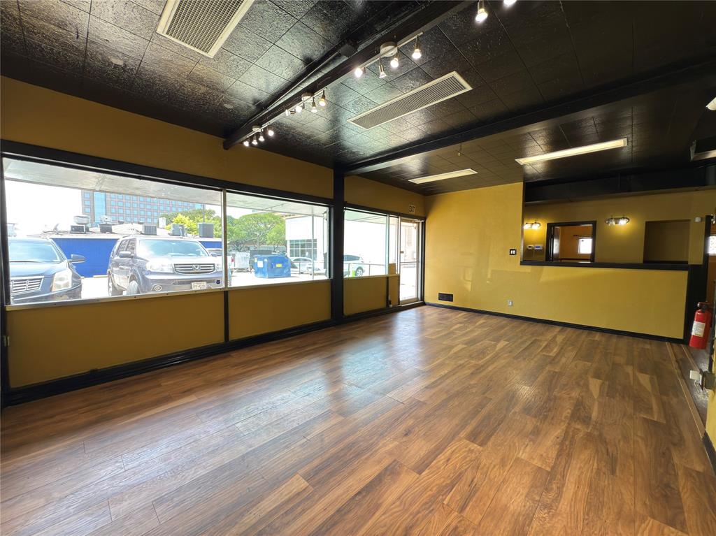 University Crossing - Commercial Lease