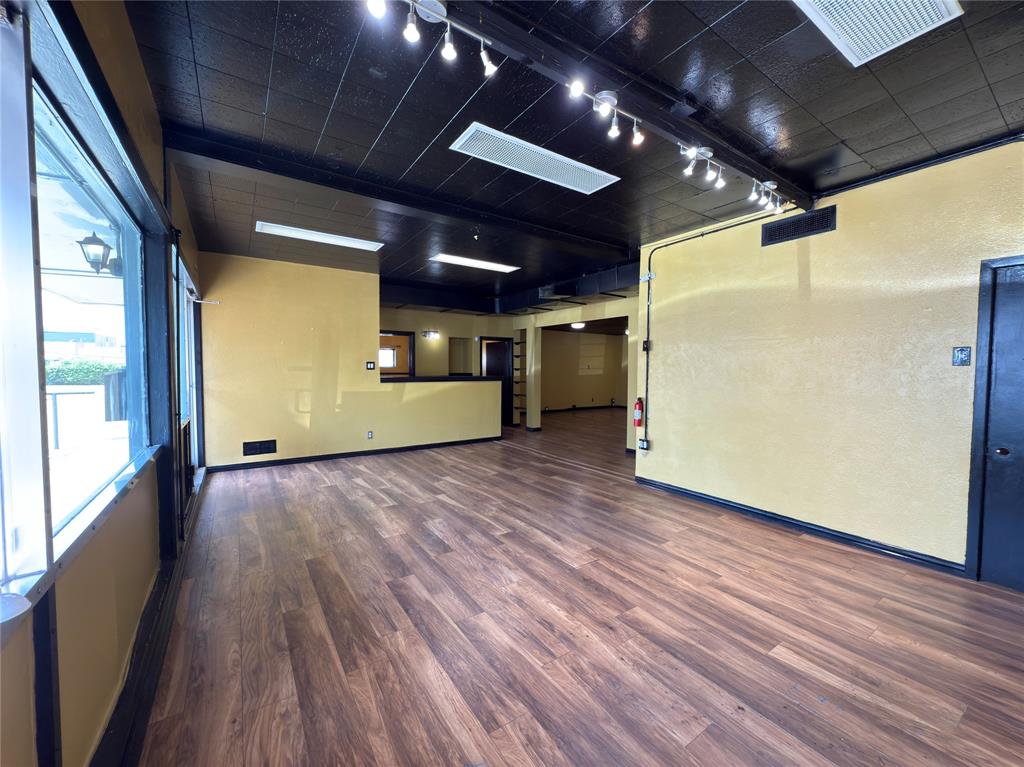 University Crossing - Commercial Lease
