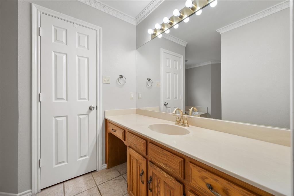 Royal Gate Add - Residential