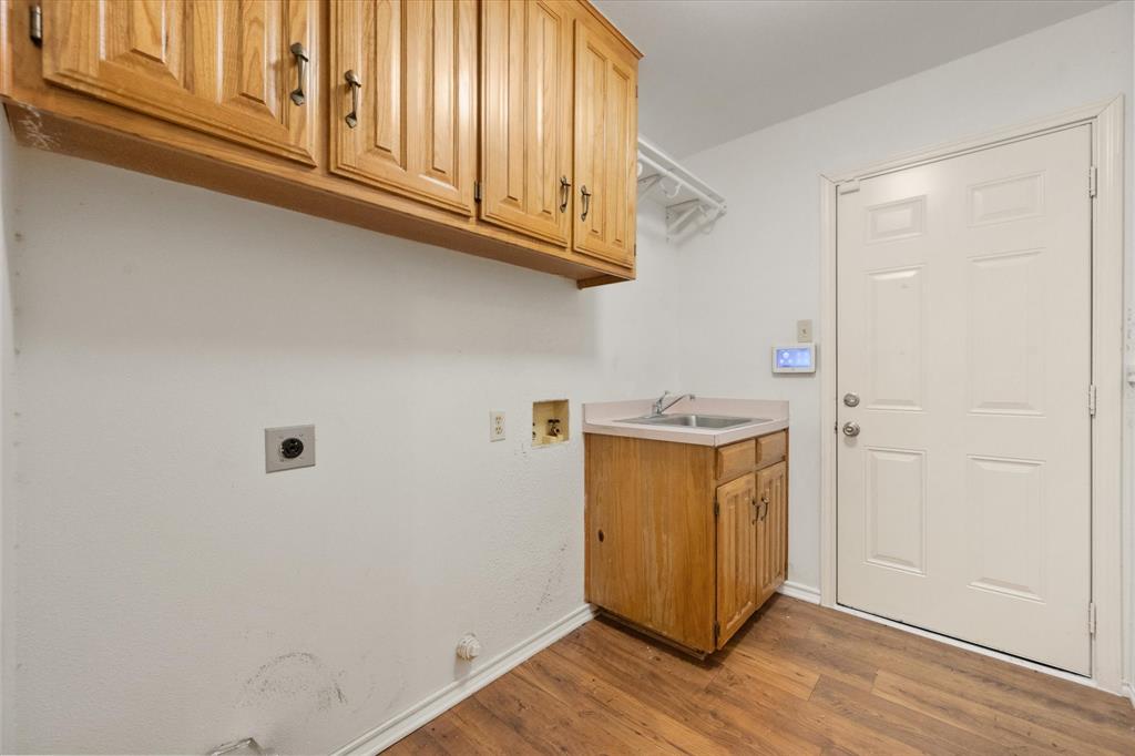 Royal Gate Add - Residential