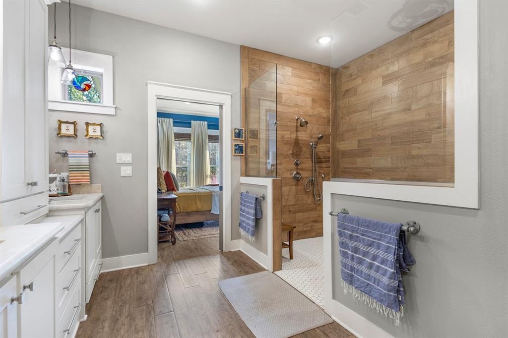 A100018-A0018 T QUEVADO - Residential
