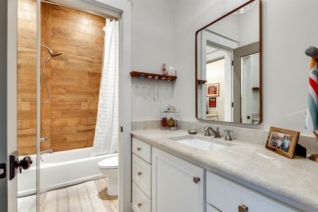A100018-A0018 T QUEVADO - Residential