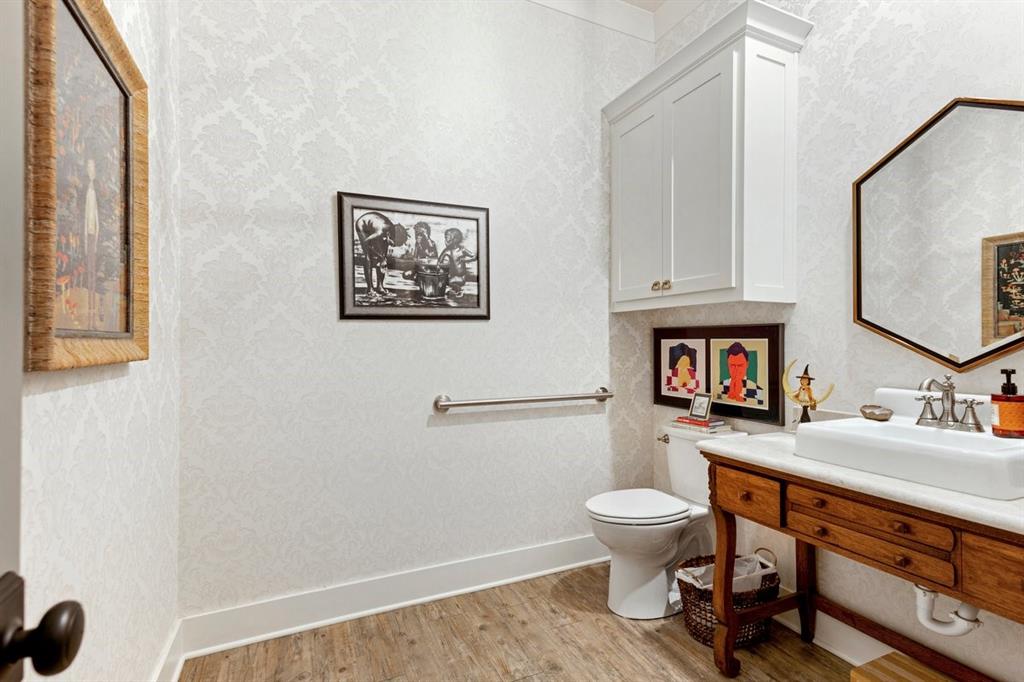 A100018-A0018 T QUEVADO - Residential