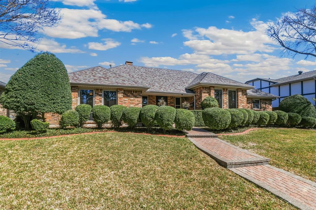 10019 Hickory Crossing