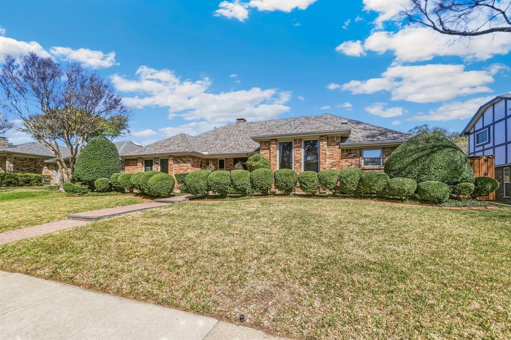 10019 Hickory Crossing