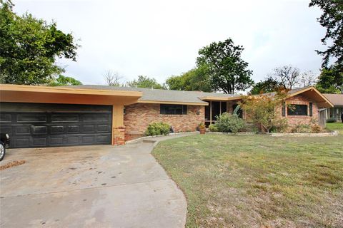 647 Monssen Drive Dallas TX 75224