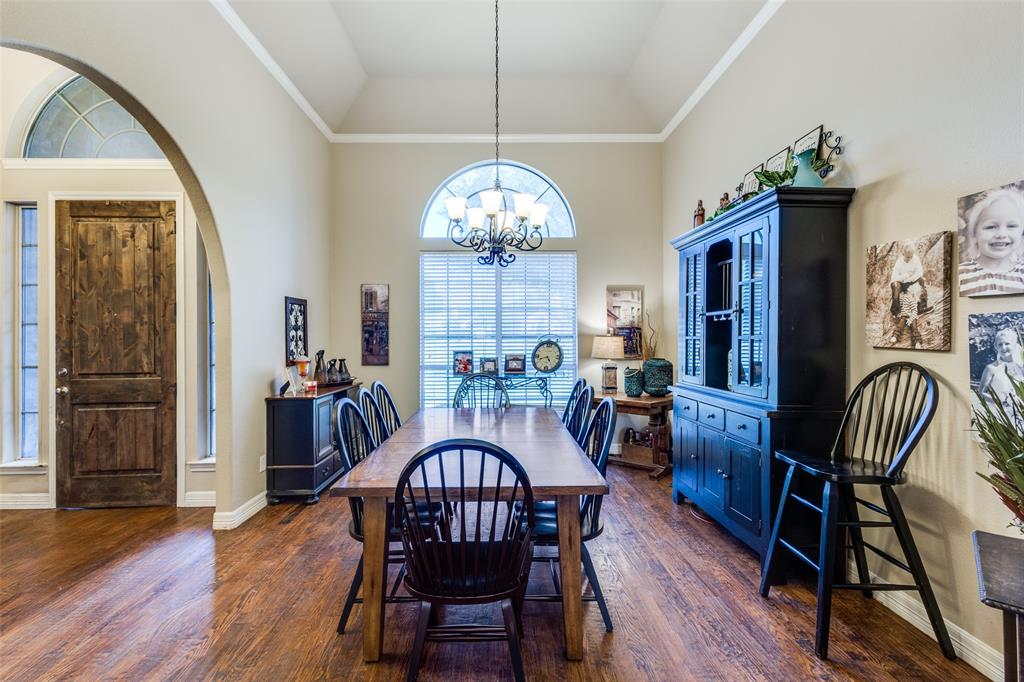1432 Rolling Hill