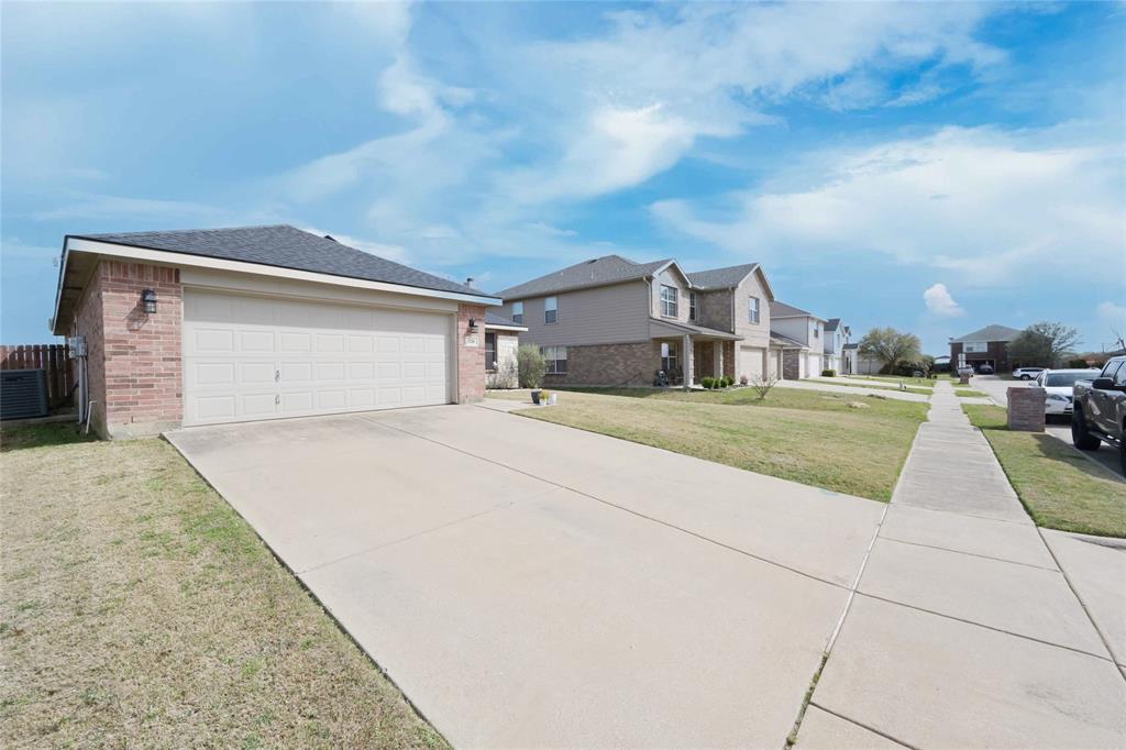 Saddlebrook Estates Ph 2 Krum - Residential