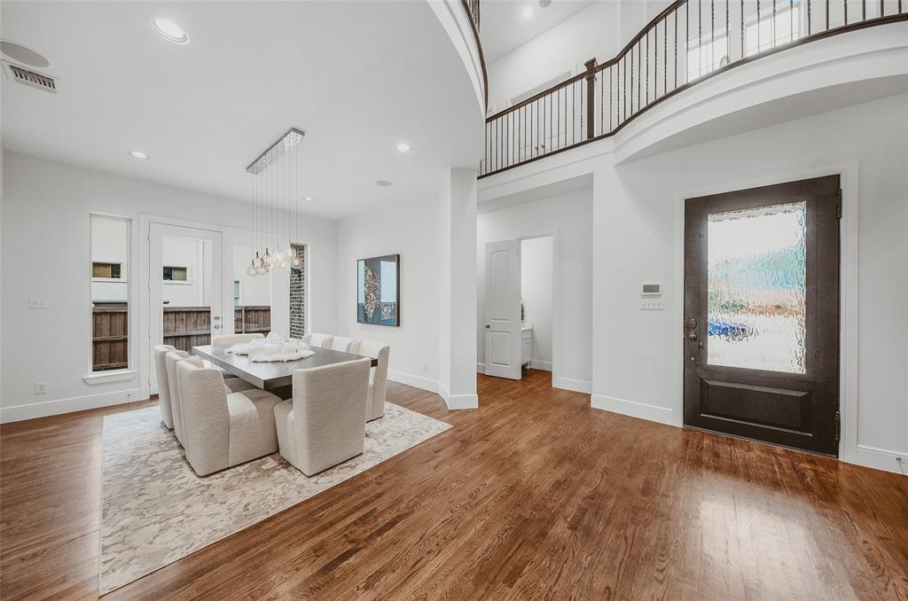 3827 Vanderbilt Lane