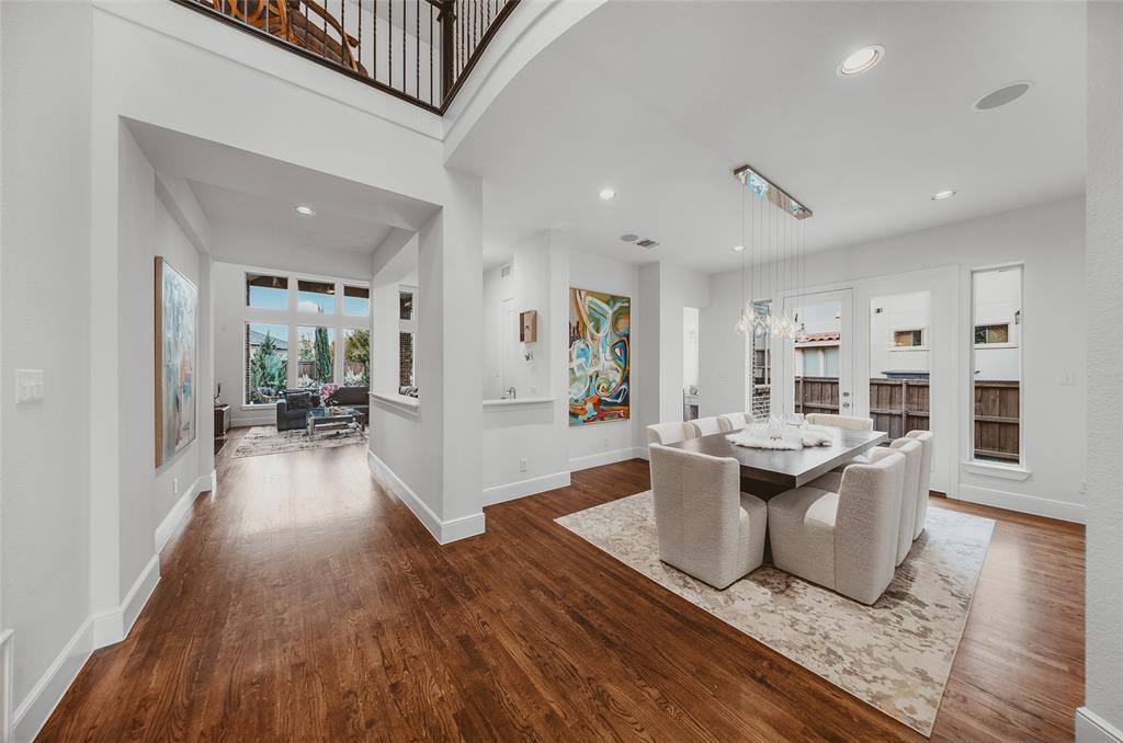 3827 Vanderbilt Lane