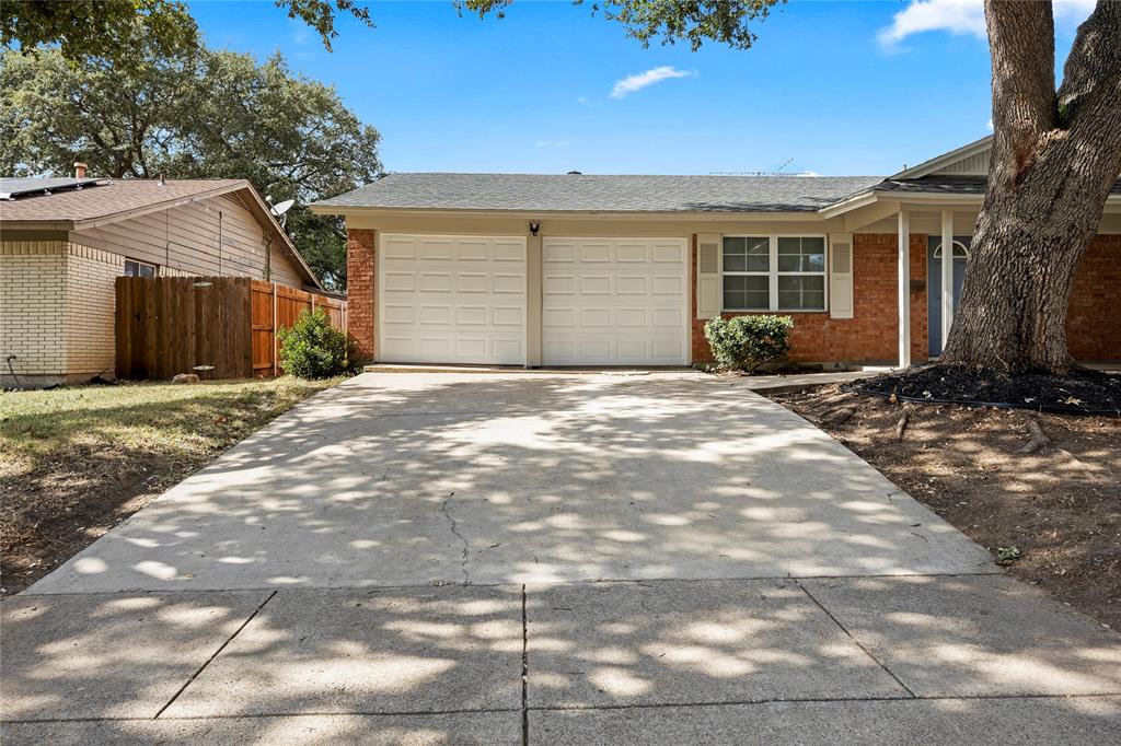 Photo of 2712 Larkin Avenue Ave, Fort Worth, TX 76133 (MLS # 21393121)