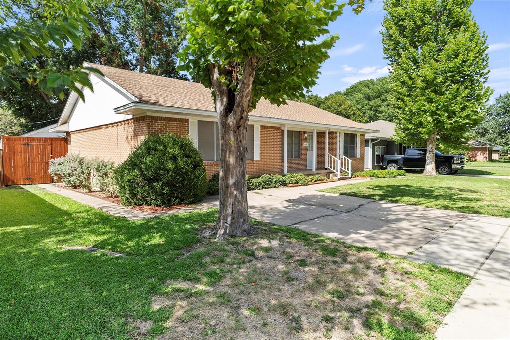 1015 Alamo Lane