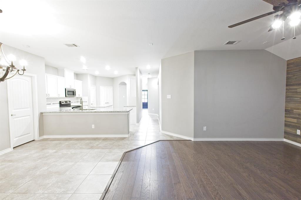 Van Alstyne, Texas 75495, United States, 3 Bedrooms Bedrooms, ,2 BathroomsBathrooms,Residential,Pending,182279