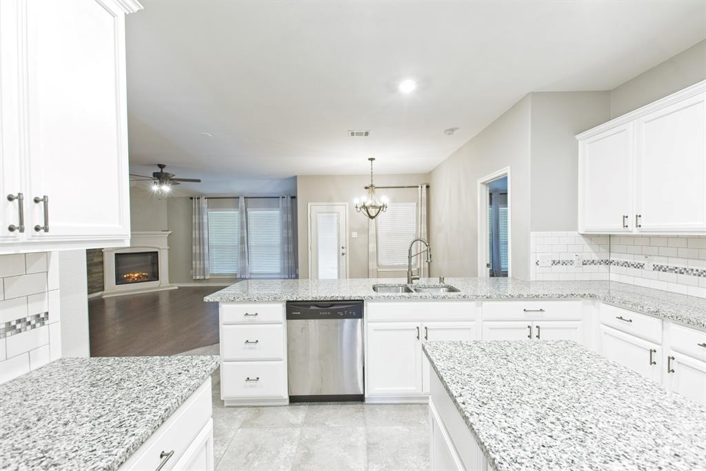 Van Alstyne, Texas 75495, United States, 3 Bedrooms Bedrooms, ,2 BathroomsBathrooms,Residential,Pending,182279