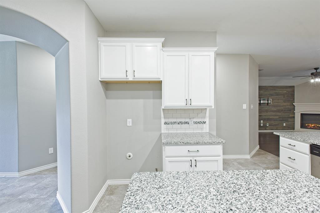 Van Alstyne, Texas 75495, United States, 3 Bedrooms Bedrooms, ,2 BathroomsBathrooms,Residential,Pending,182279