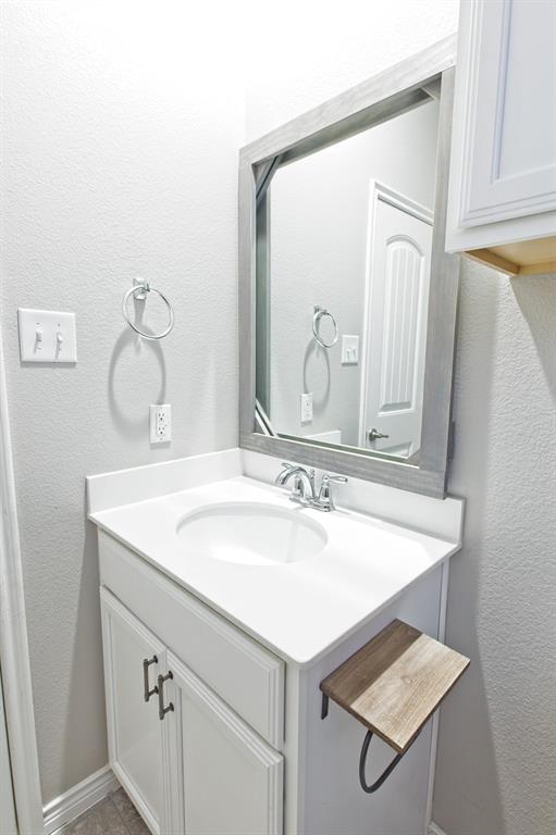 Van Alstyne, Texas 75495, United States, 3 Bedrooms Bedrooms, ,2 BathroomsBathrooms,Residential,Pending,182279