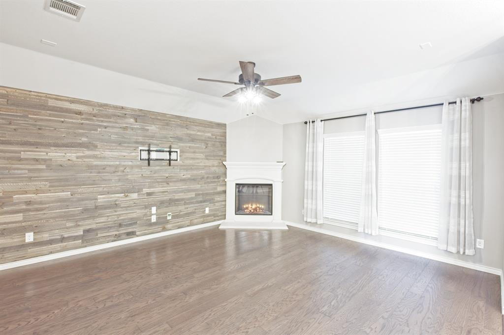 Van Alstyne, Texas 75495, United States, 3 Bedrooms Bedrooms, ,2 BathroomsBathrooms,Residential,Pending,182279