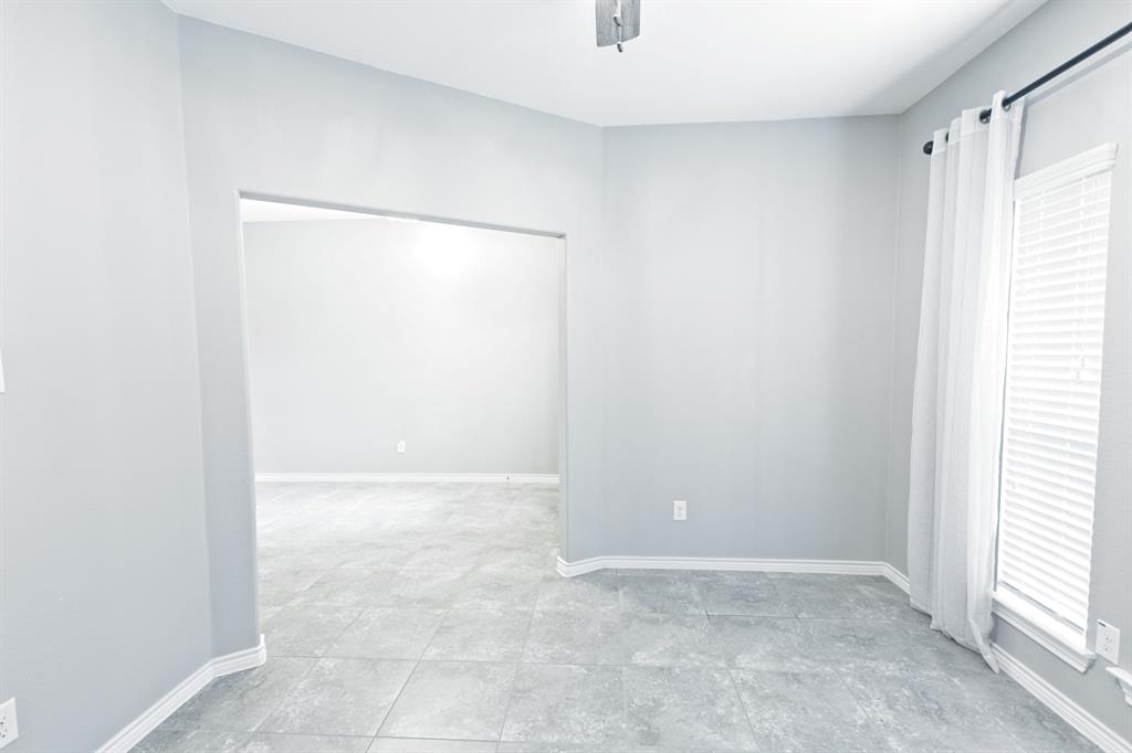 Van Alstyne, Texas 75495, United States, 3 Bedrooms Bedrooms, ,2 BathroomsBathrooms,Residential,Pending,182279