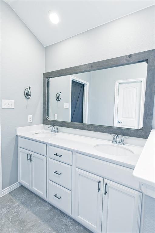 Van Alstyne, Texas 75495, United States, 3 Bedrooms Bedrooms, ,2 BathroomsBathrooms,Residential,Pending,182279