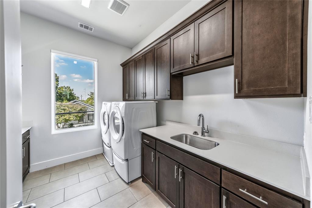 Thirty One Dallas Square #2 - Residential