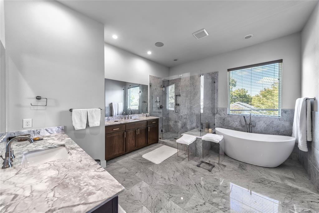 Thirty One Dallas Square #2 - Residential