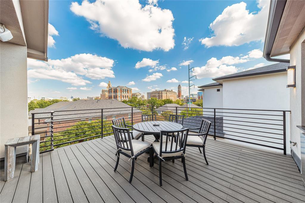 Thirty One Dallas Square #2 - Residential