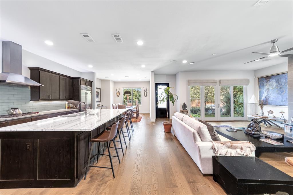 Thirty One Dallas Square #2 - Residential