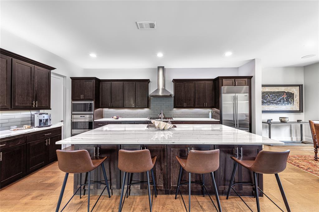 Thirty One Dallas Square #2 - Residential