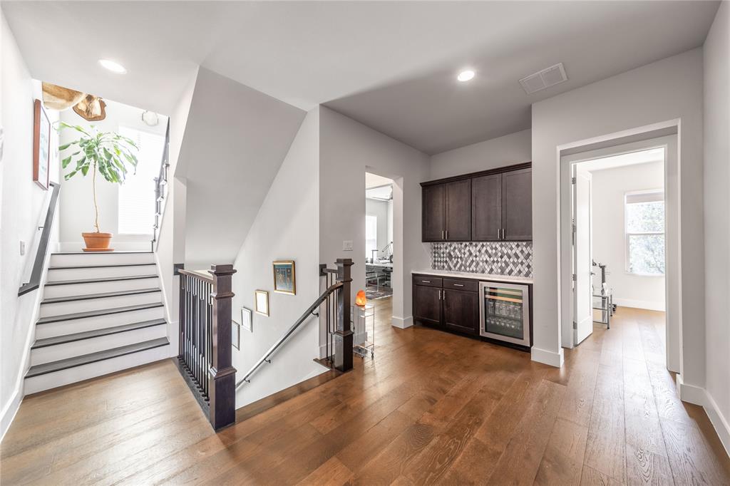 Thirty One Dallas Square #2 - Residential