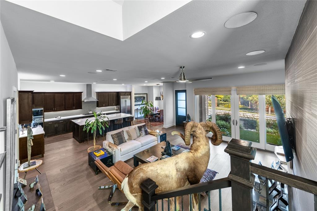 Thirty One Dallas Square #2 - Residential