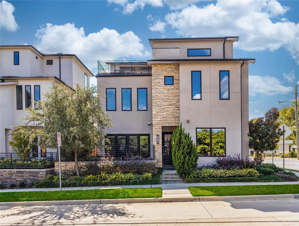 Thirty One Dallas Square #2 - Residential