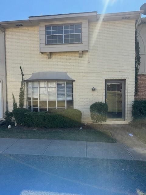 65 W Townhouse Lane 17 Grand Prairie TX 75052