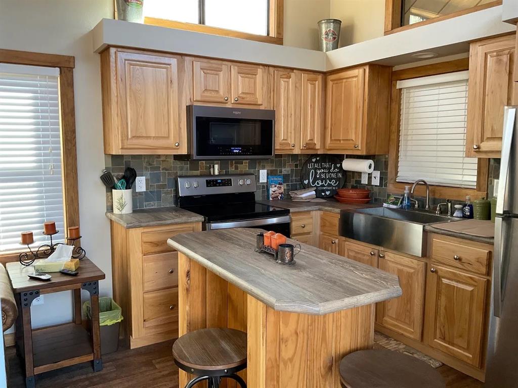 J Dacon Surv A-143 - Commercial Sale