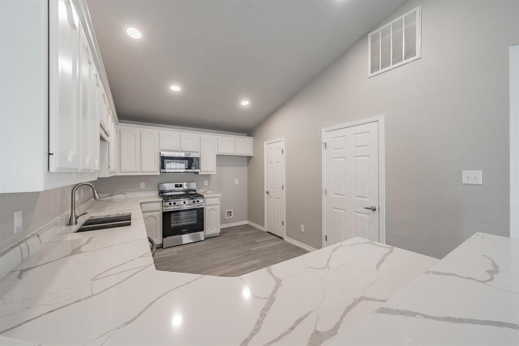 Villages Of Woodland Spgs W - Residential Lease