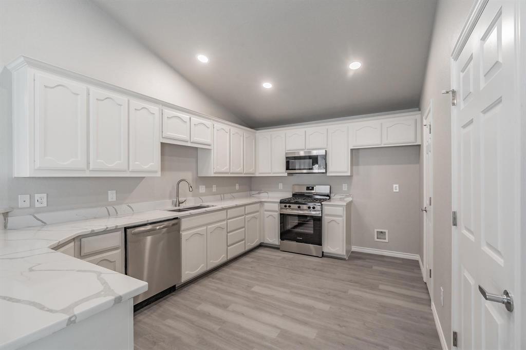 Villages Of Woodland Spgs W - Residential Lease