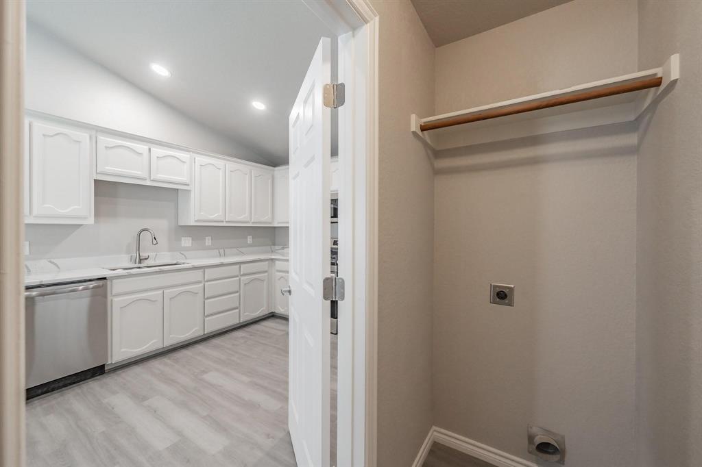 Villages Of Woodland Spgs W - Residential Lease