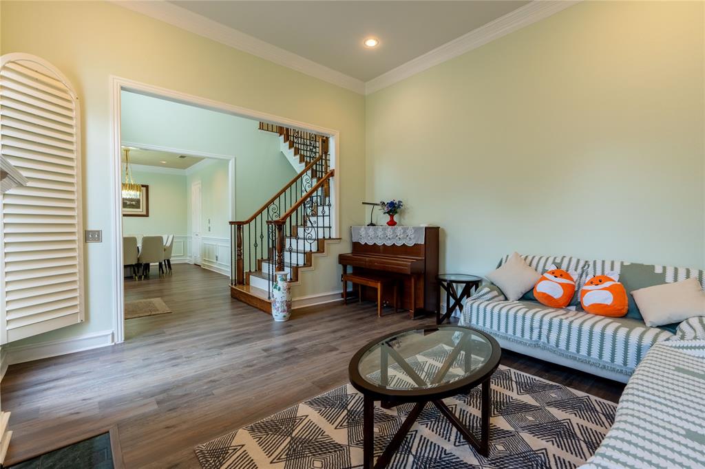5729 Ridgehaven Drive