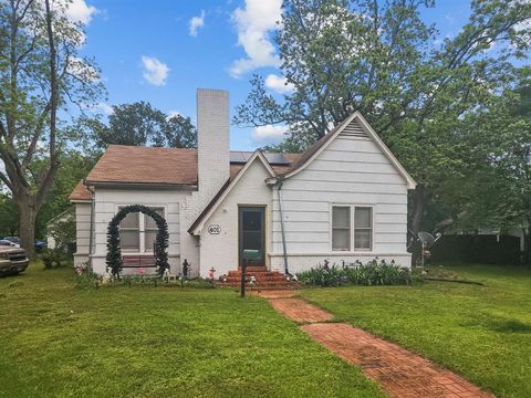 401 S 9th Avenue Teague TX 75860