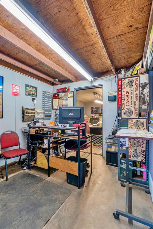 Finn Place - Commercial Sale