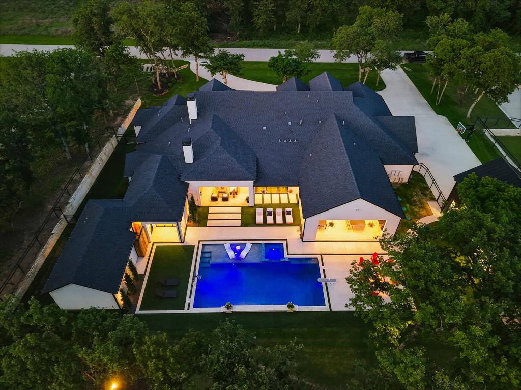912 Hat Creek Court