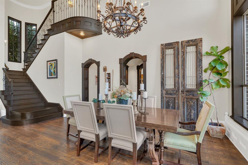 715 Winding Bend Circle